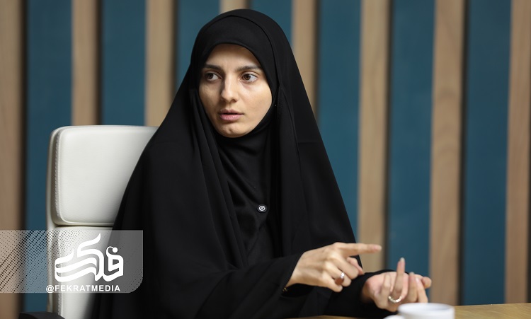 فرمانروایی-آیکون-ها-در-جنگ-روایت-ها-2